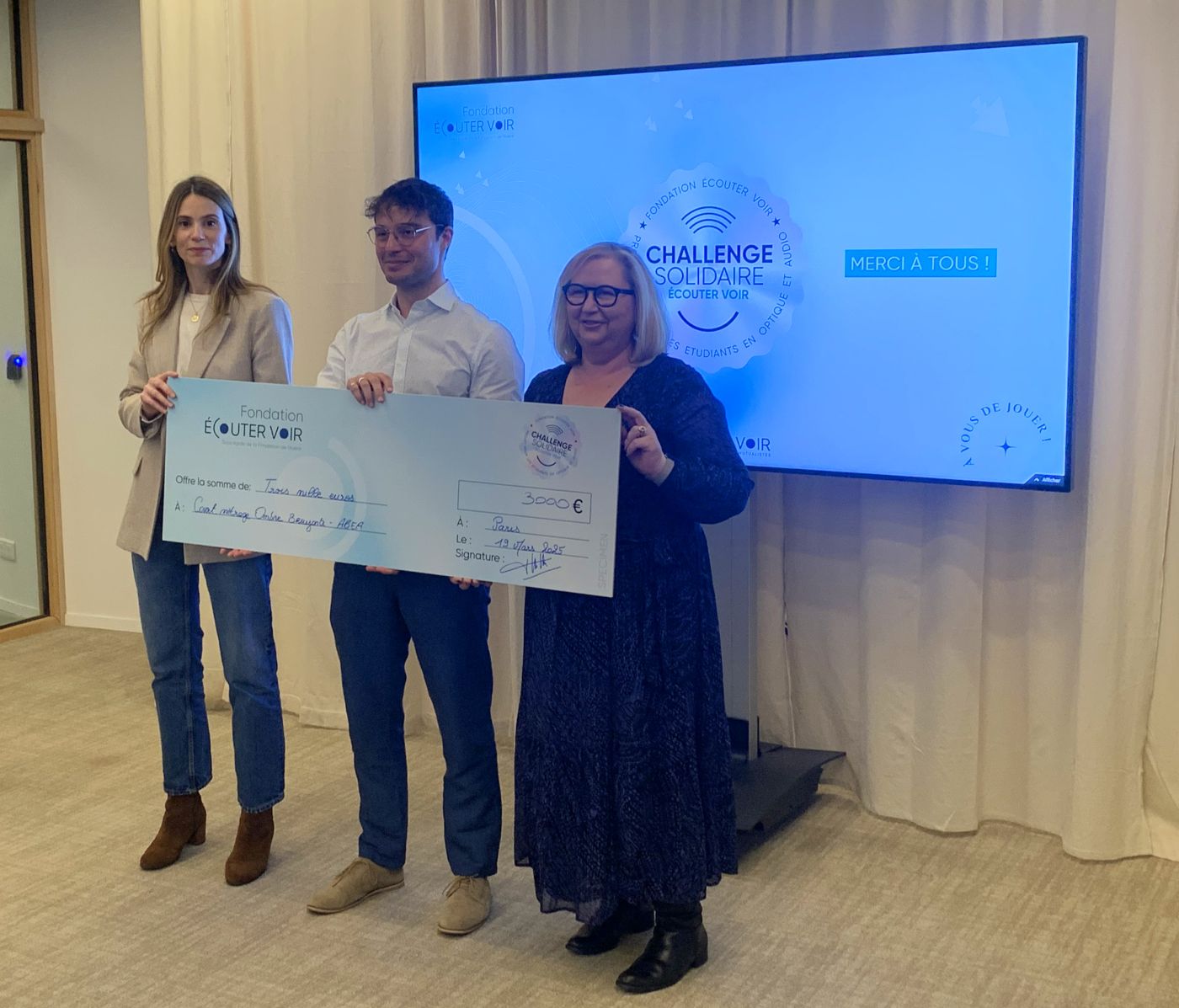 1er prix Association des etudiants en Audioprothese Bordelaise Ombre Bruyante